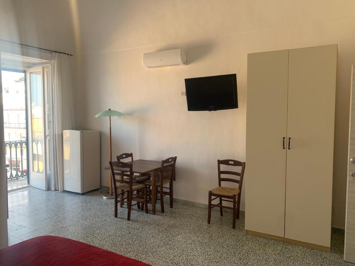 Colombo Apartment E Room В'єсте Екстер'єр фото