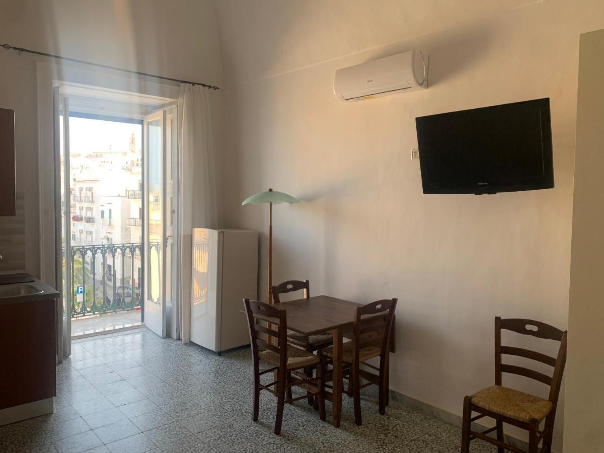Colombo Apartment E Room В'єсте Екстер'єр фото
