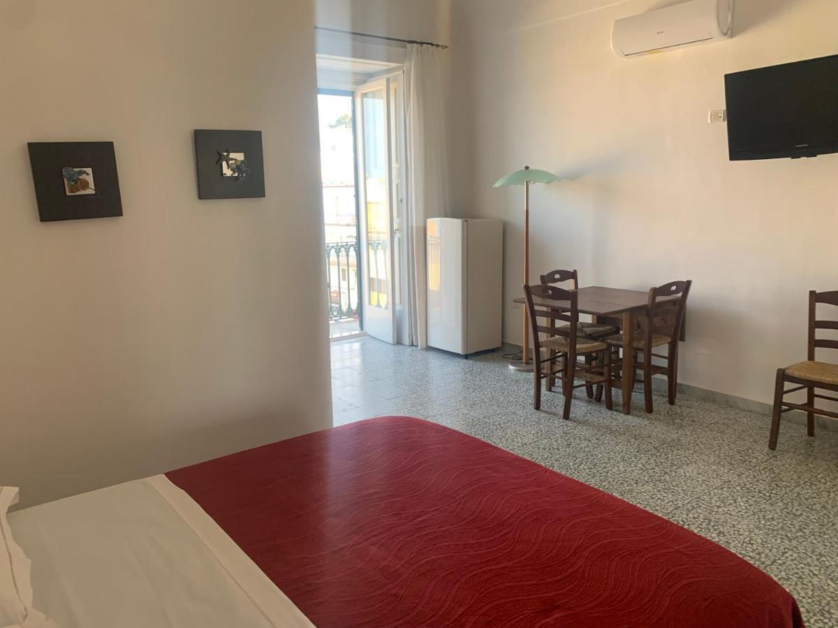 Colombo Apartment E Room В'єсте Екстер'єр фото