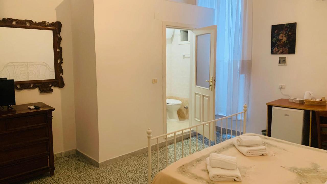 Colombo Apartment E Room В'єсте Екстер'єр фото
