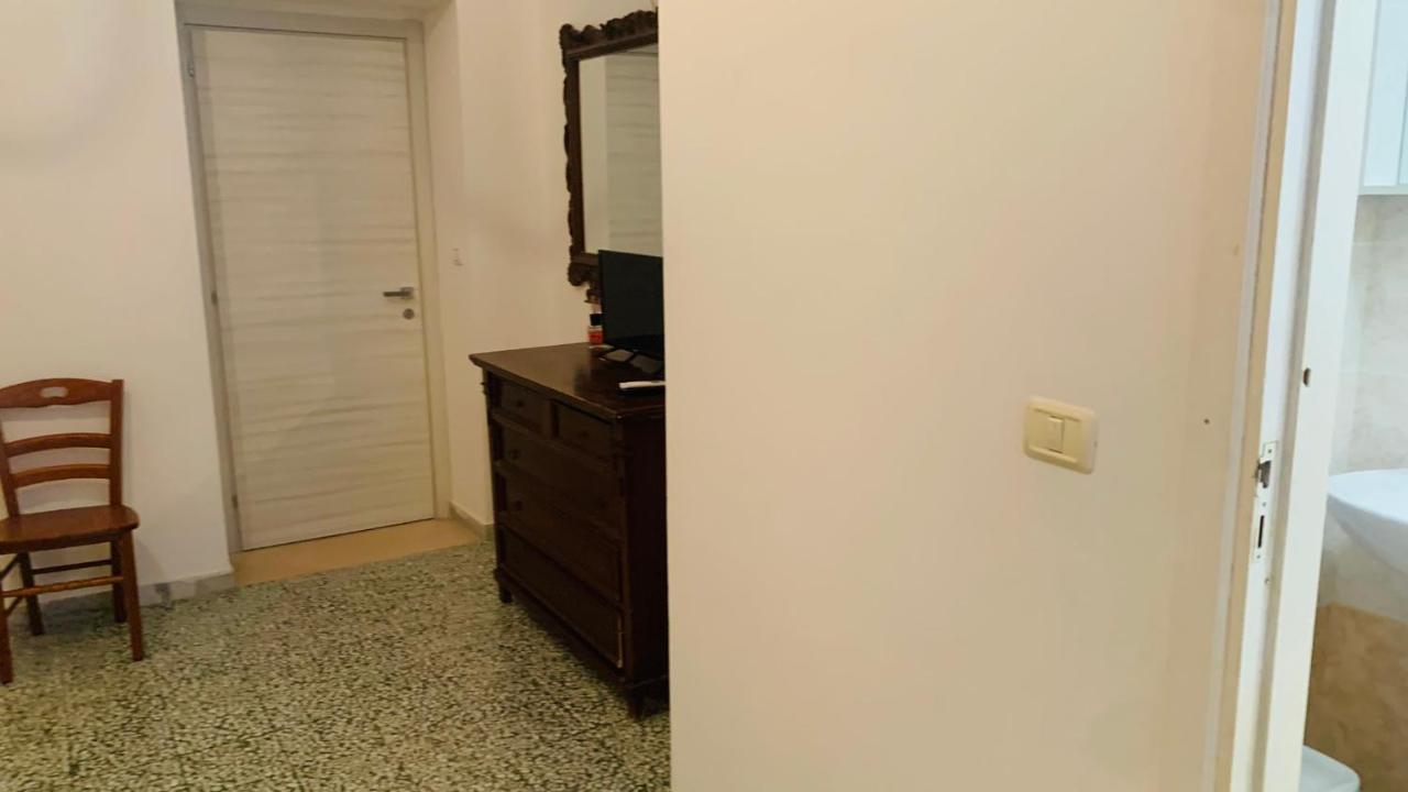 Colombo Apartment E Room В'єсте Екстер'єр фото