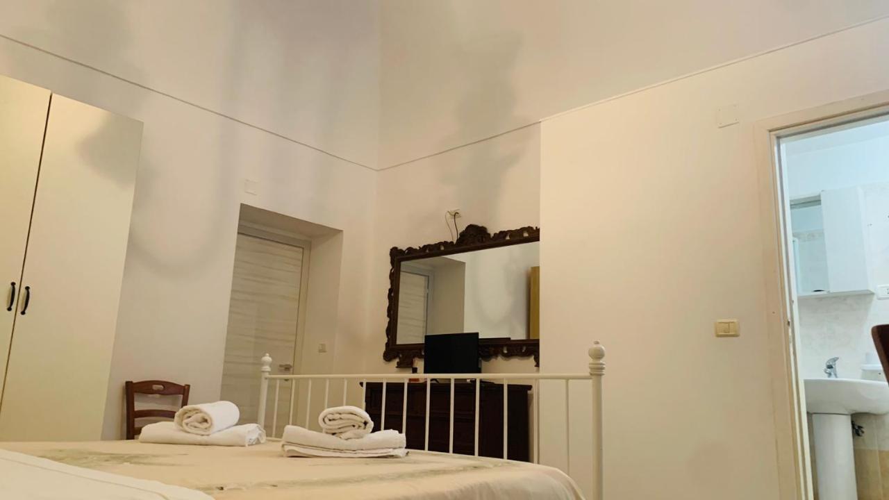 Colombo Apartment E Room В'єсте Екстер'єр фото