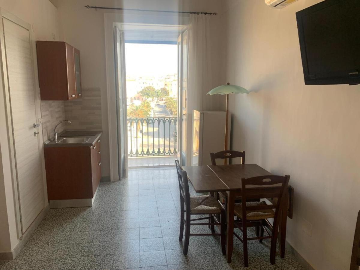 Colombo Apartment E Room В'єсте Екстер'єр фото